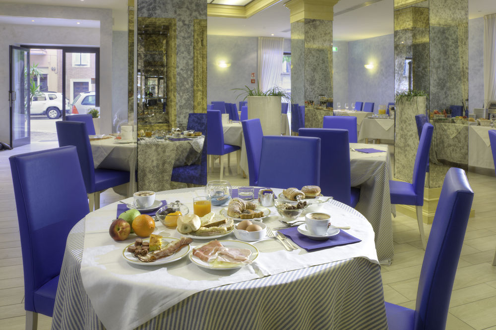 Hotel Enzo Porto Recanati Exterior foto